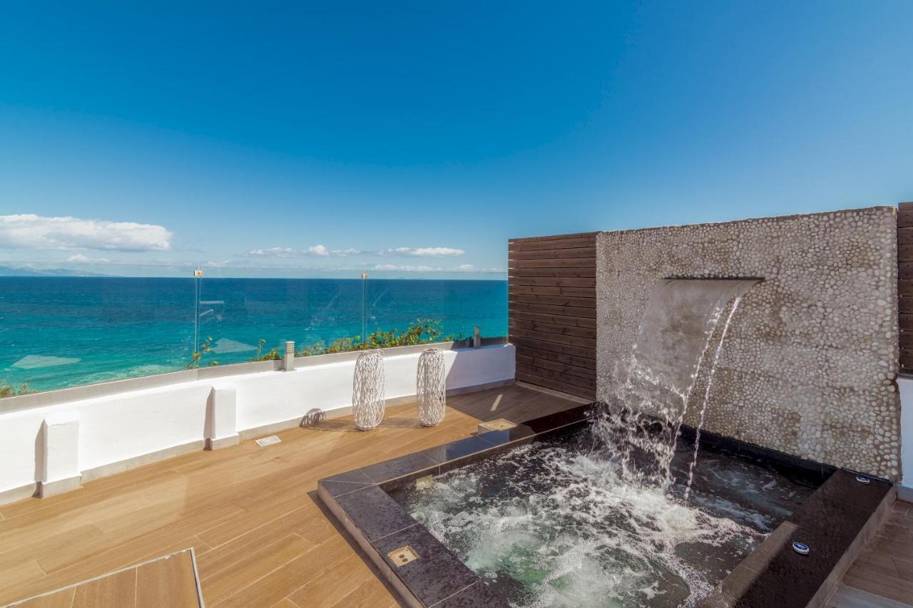 Luxury Cavo Mare Thalassa With Private Pool & Jacuzzi Villa Plános